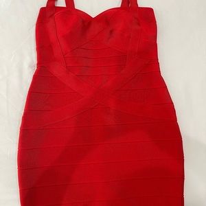 Bandage dress size M fits a size 6 dress